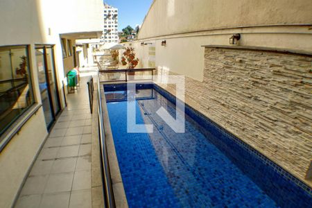 Apartamento à venda com 150m², 3 quartos e 2 vagas Apartamento à venda com 150m², 3 quartos e 2 vagasÁrea comum - Piscina
