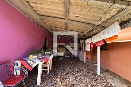 Casa à venda com 120m², 4 quartos e 2 vagasÁrea Externa