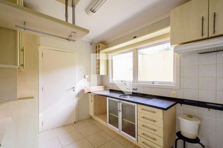 Casa à venda com 290m², 3 quartos e 2 vagas Casa à venda com 290m², 3 quartos e 2 vagasCozinha