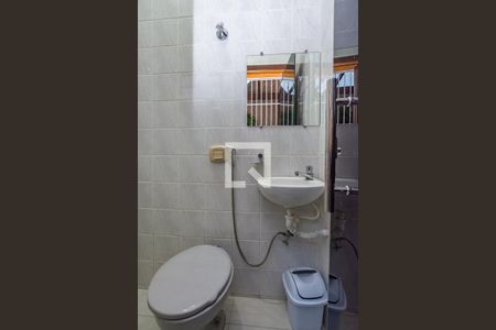 Casa à venda com 450m², 6 quartos e 4 vagasBanheiro de serviço