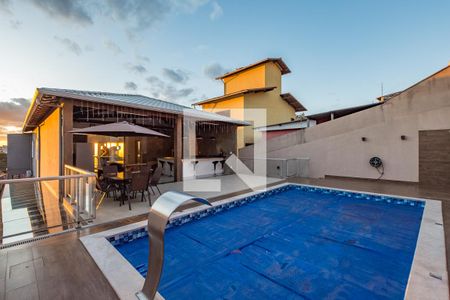 Casa à venda com 450m², 6 quartos e 4 vagasPiscina