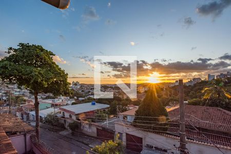 Casa à venda com 450m², 6 quartos e 4 vagasVaranda da Sala 2