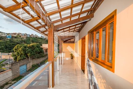 Casa à venda com 450m², 6 quartos e 4 vagasVaranda da Sala 2