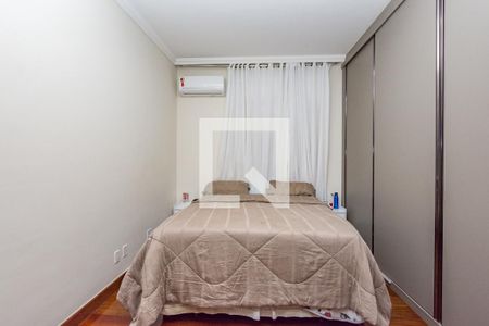 Casa à venda com 450m², 6 quartos e 4 vagasSuíte