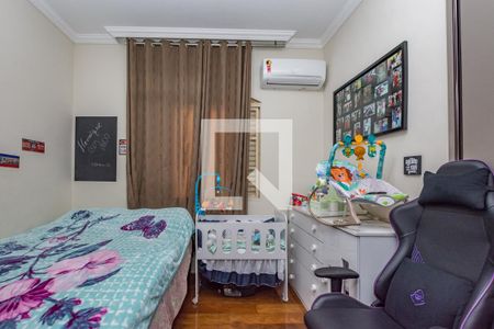 Casa à venda com 450m², 6 quartos e 4 vagasQuarto 3