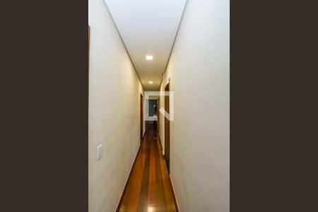 Casa à venda com 450m², 6 quartos e 4 vagasCorredor