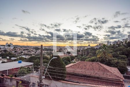 Casa à venda com 450m², 6 quartos e 4 vagasÁrea externa
