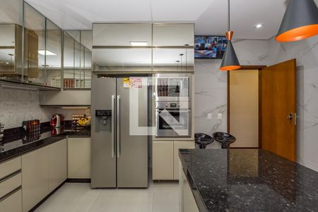 Casa à venda com 450m², 6 quartos e 4 vagasCozinha