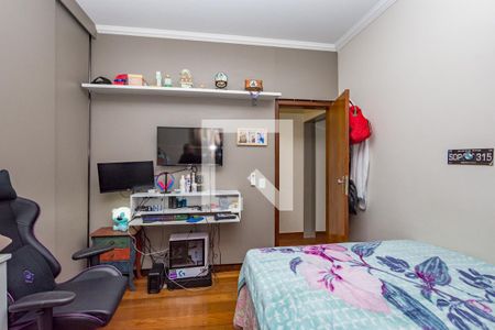 Casa à venda com 450m², 6 quartos e 4 vagasQuarto 3