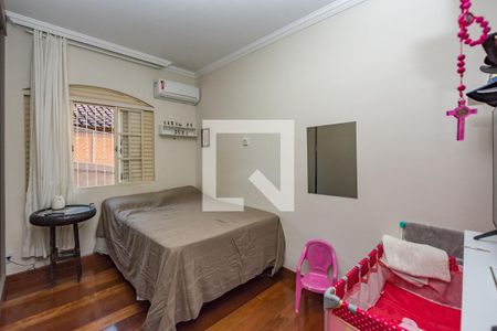 Casa à venda com 450m², 6 quartos e 4 vagasQuarto 4