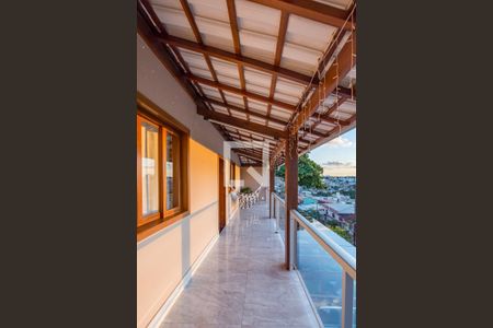 Casa à venda com 450m², 6 quartos e 4 vagasVaranda da Sala 2