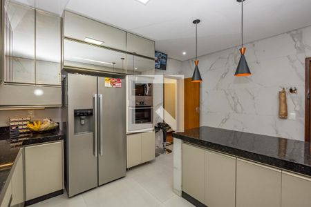 Casa à venda com 450m², 6 quartos e 4 vagasCozinha