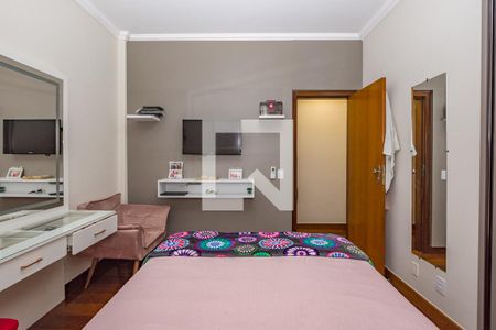 Casa à venda com 450m², 6 quartos e 4 vagasQuarto 2