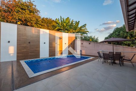 Casa à venda com 450m², 6 quartos e 4 vagasPiscina