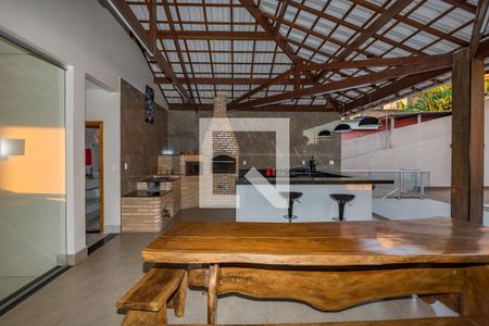 Casa à venda com 450m², 6 quartos e 4 vagasÁrea gourmet