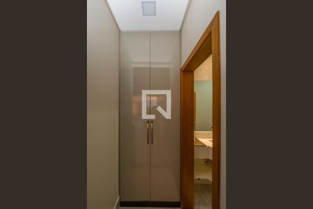 Casa à venda com 450m², 6 quartos e 4 vagasLavabo