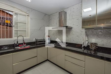 Casa à venda com 450m², 6 quartos e 4 vagasCozinha