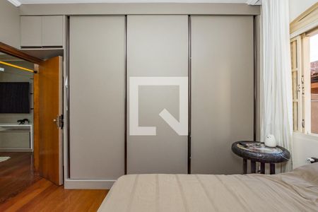 Casa à venda com 450m², 6 quartos e 4 vagasQuarto 4