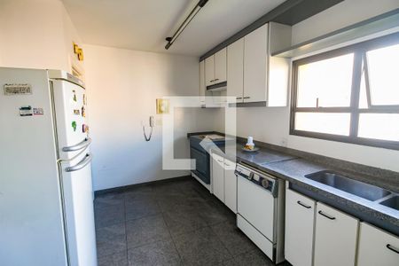 Apartamento à venda com 320m², 6 quartos e 5 vagas Apartamento à venda com 320m², 6 quartos e 5 vagasCozinha - Armários
