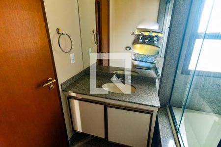 Apartamento à venda com 320m², 6 quartos e 5 vagas Apartamento à venda com 320m², 6 quartos e 5 vagasBanheiro da Suíte 1