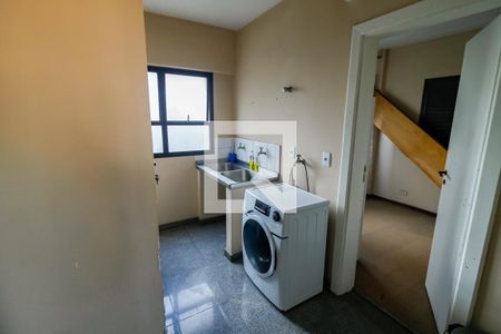 Apartamento à venda com 320m², 6 quartos e 5 vagas Apartamento à venda com 320m², 6 quartos e 5 vagasÁrea de Serviço