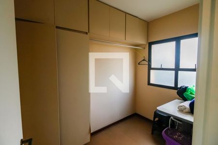 Apartamento à venda com 320m², 6 quartos e 5 vagas Apartamento à venda com 320m², 6 quartos e 5 vagasQuarto de Serviço 1