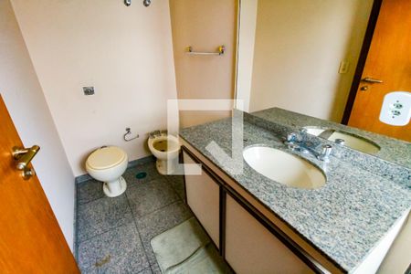 Apartamento à venda com 320m², 6 quartos e 5 vagas Apartamento à venda com 320m², 6 quartos e 5 vagasBanheiro suíte 4