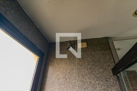 Apartamento à venda com 320m², 6 quartos e 5 vagas Apartamento à venda com 320m², 6 quartos e 5 vagasBanheiro da Suíte 2