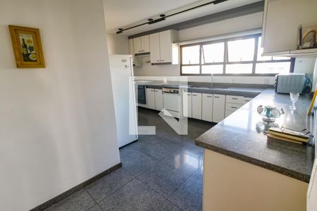 Apartamento à venda com 320m², 6 quartos e 5 vagas Apartamento à venda com 320m², 6 quartos e 5 vagasCozinha - Armários