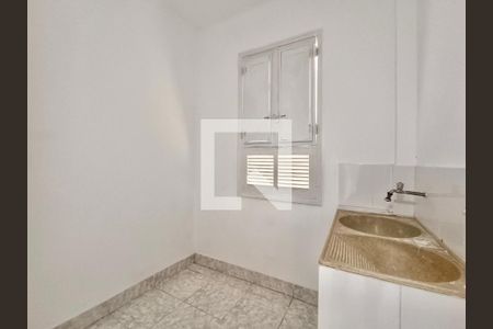 Apartamento à venda com 120m², 3 quartos e sem vaga Apartamento à venda com 120m², 3 quartos e sem vagaQuarto serviço