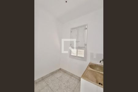 Apartamento à venda com 120m², 3 quartos e sem vaga Apartamento à venda com 120m², 3 quartos e sem vagaQuarto serviço