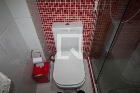 Casa à venda com 180m², 3 quartos e 2 vagas Casa à venda com 180m², 3 quartos e 2 vagasBanheiro da Suíte