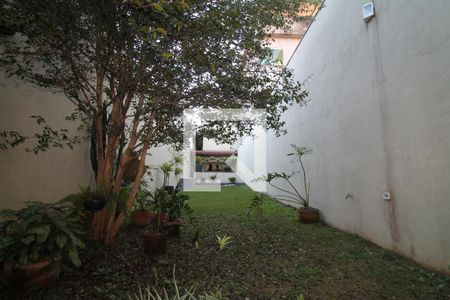 Casa à venda com 200m², 4 quartos e 2 vagasQuintal e Jardim
