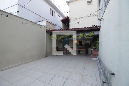 Casa à venda com 200m², 4 quartos e 2 vagasQuintal e Jardim