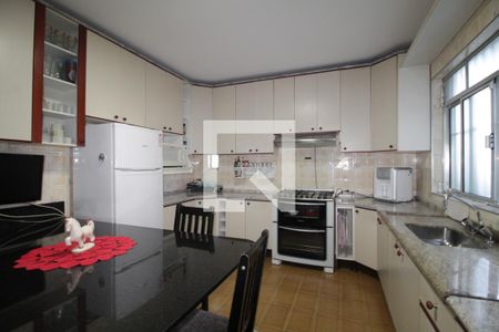 Casa à venda com 200m², 4 quartos e 2 vagasCozinha