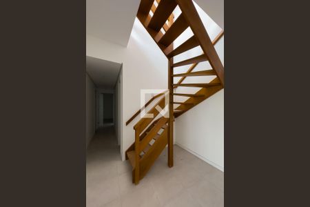 Apartamento para alugar com 199m², 3 quartos e 3 vagasEscada