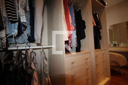 Casa à venda com 400m², 3 quartos e 4 vagasCloset