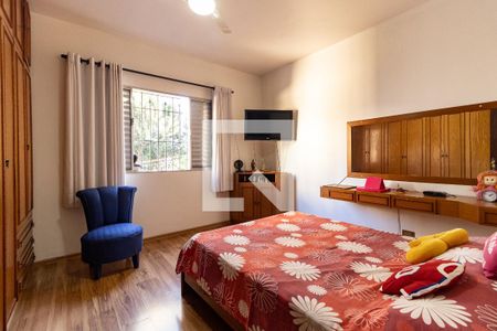Casa de condomínio à venda com 180m², 3 quartos e 2 vagas Casa de condomínio à venda com 180m², 3 quartos e 2 vagasSuíte