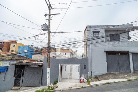 Casa à venda com 60m², 2 quartos e 1 vaga Casa à venda com 60m², 2 quartos e 1 vagaFachada