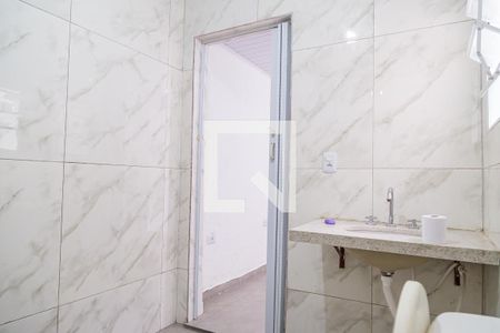 Casa à venda com 60m², 2 quartos e 1 vaga Casa à venda com 60m², 2 quartos e 1 vagaBanheiro