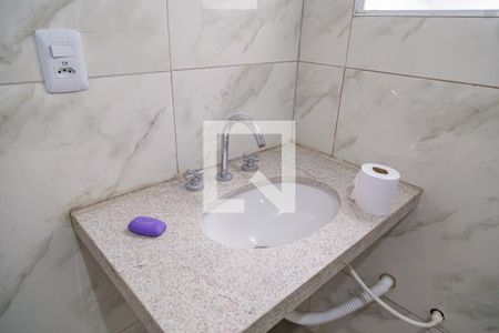 Casa à venda com 60m², 2 quartos e 1 vaga Casa à venda com 60m², 2 quartos e 1 vagaBanheiro - Pia