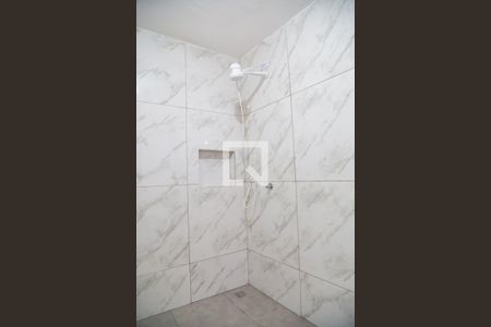 Casa à venda com 60m², 2 quartos e 1 vaga Casa à venda com 60m², 2 quartos e 1 vagaBanheiro