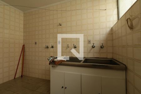 Casa para alugar com 320m², 4 quartos e 5 vagasÁrea de Serviço