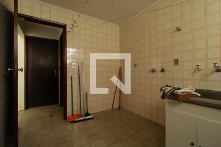 Casa para alugar com 320m², 4 quartos e 5 vagasÁrea de Serviço