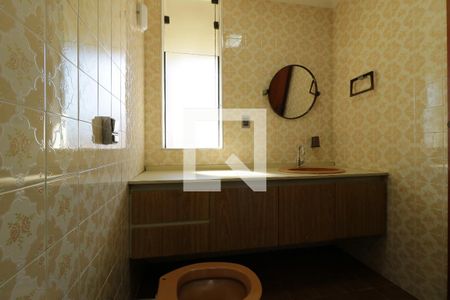 Casa para alugar com 320m², 4 quartos e 5 vagasBanheiro