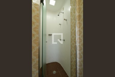 Casa para alugar com 320m², 4 quartos e 5 vagasBanheiro