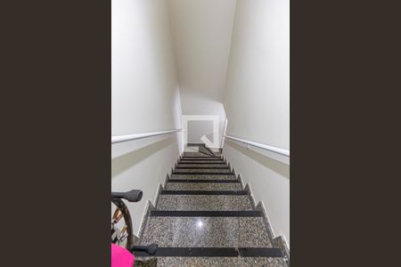 Apartamento à venda com 167m², 3 quartos e 2 vagas Apartamento à venda com 167m², 3 quartos e 2 vagasEscada Cobertura