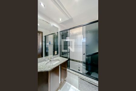 Apartamento à venda com 104m², 3 quartos e 2 vagasBanheiro da Suíte