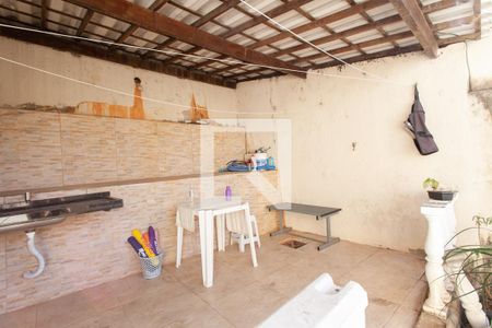 Casa à venda com 170m², 3 quartos e 2 vagas Casa à venda com 170m², 3 quartos e 2 vagasEspaço Gourmet