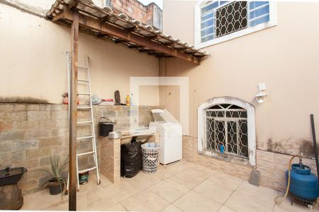 Casa à venda com 170m², 3 quartos e 2 vagas Casa à venda com 170m², 3 quartos e 2 vagasÁrea de Serviço